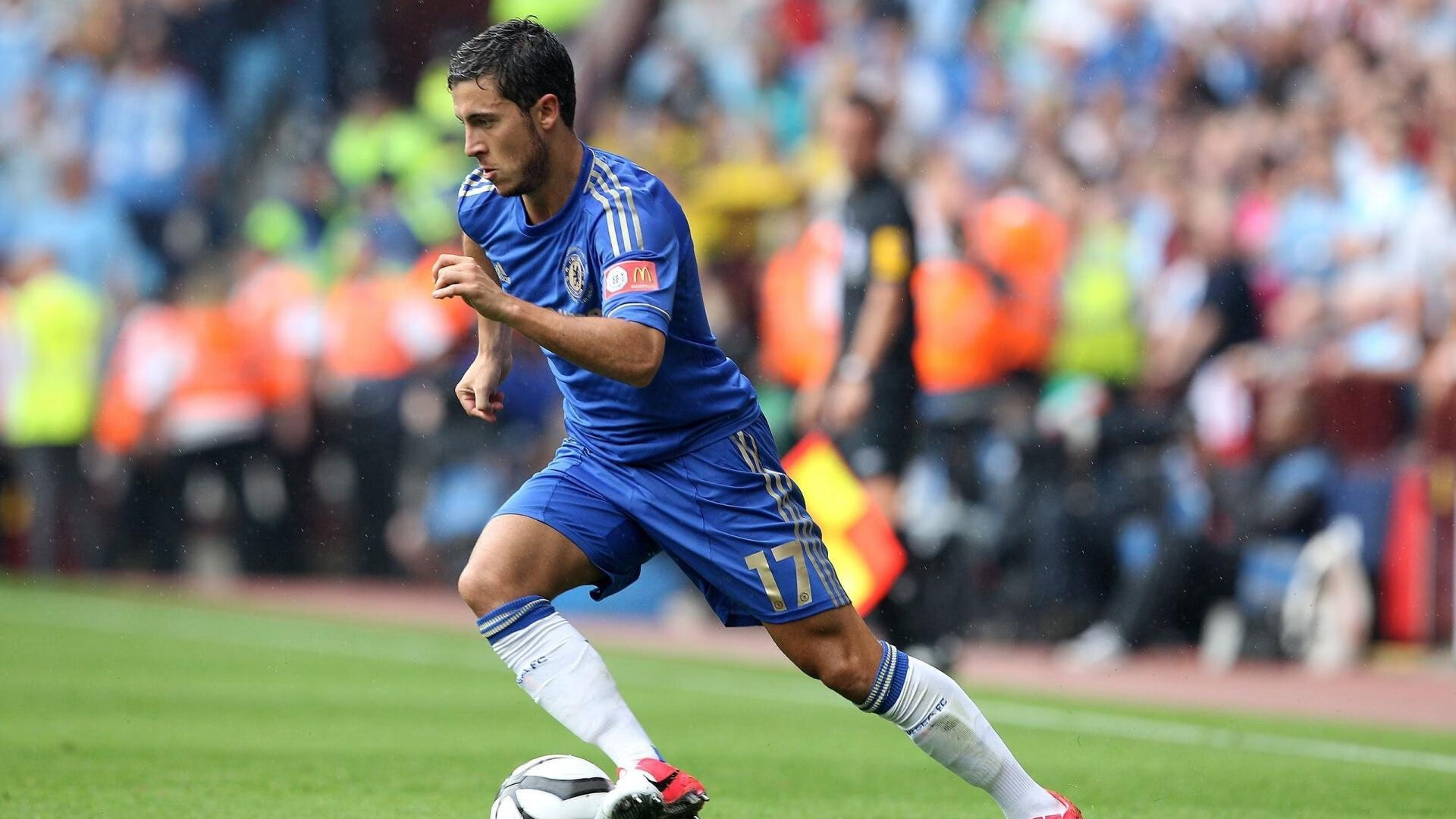 未来科技：虚拟观赛体验增强与沉浸感，未来战场虚拟现实竞技中心